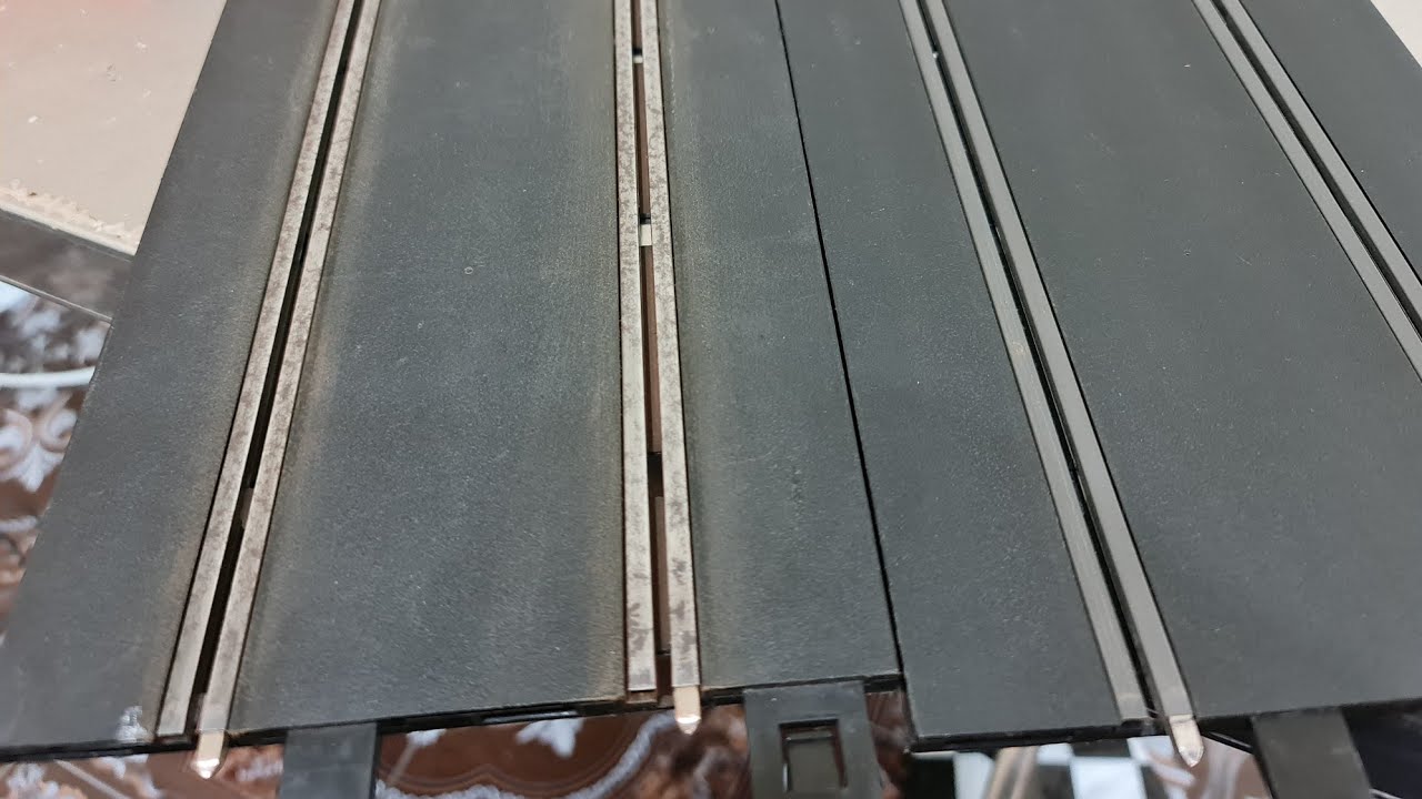 Trying out the Peco Rail Cleaner on old, scaly track.