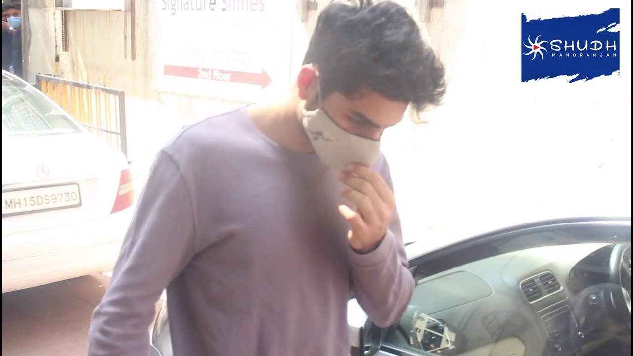 Ibrahim Ali Khan spotted at Clinic in Bandra | Shudh Manoranjan