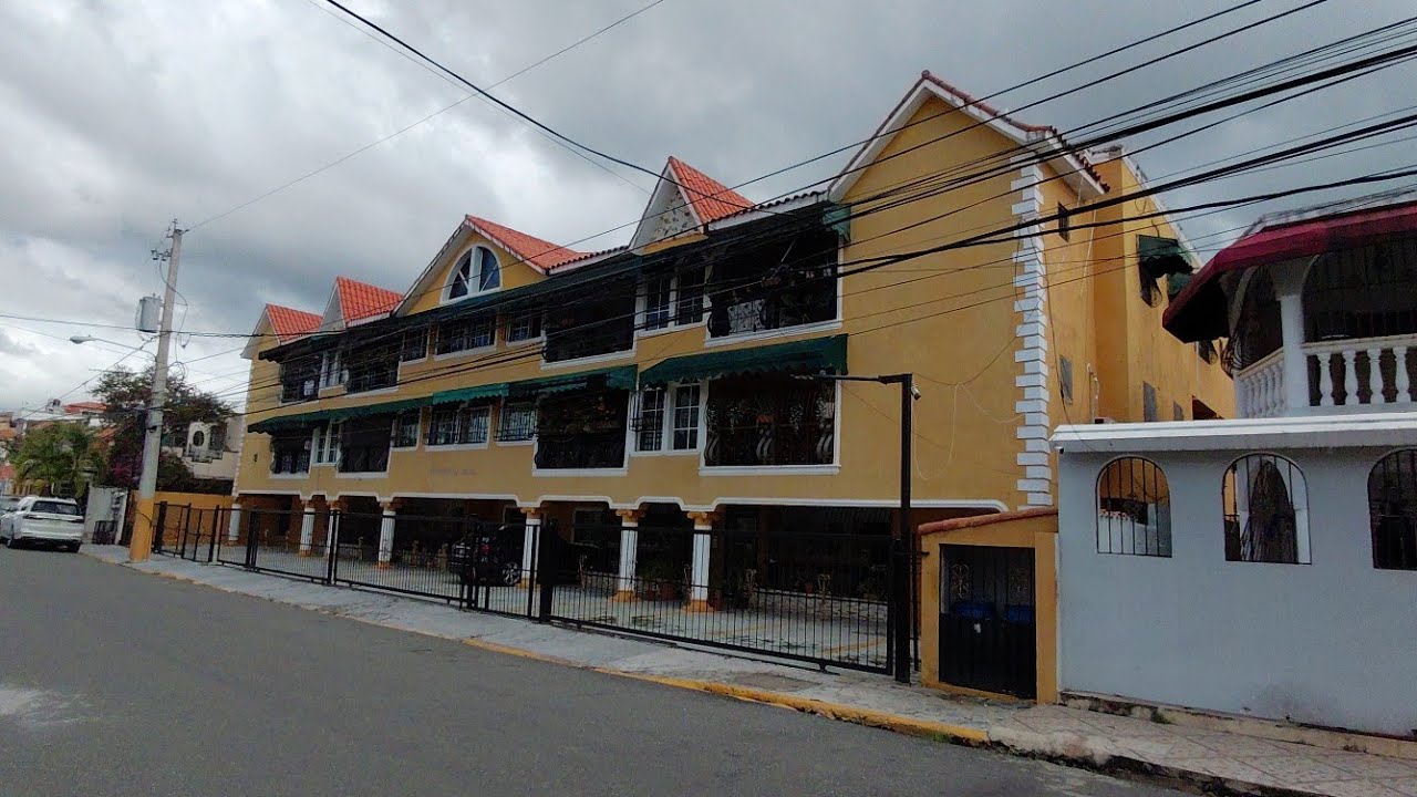 Apartamento 161 Metros con 3 Habitaciones +cuarto de Servicio cerca de la Charles con las Américas