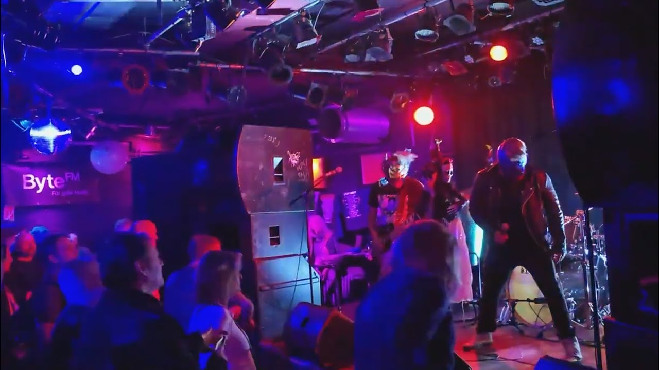 Caf&eacute; Glocksee - MACHINGON Live Auftritt - Rockband aus Mexiko || Germany || Cuộc sống ở Đức