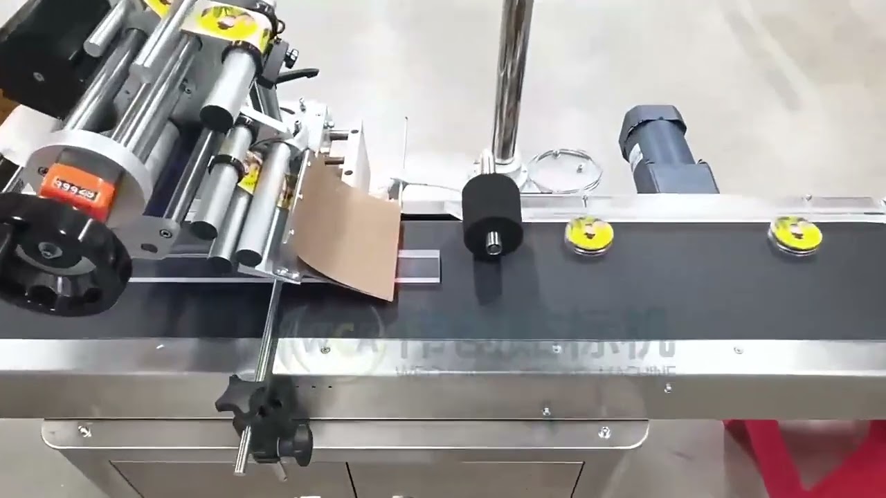 Bag labeling machine, suitable for PE bags, Kraft paper bags, plastic bags etc. Auto plane bag label