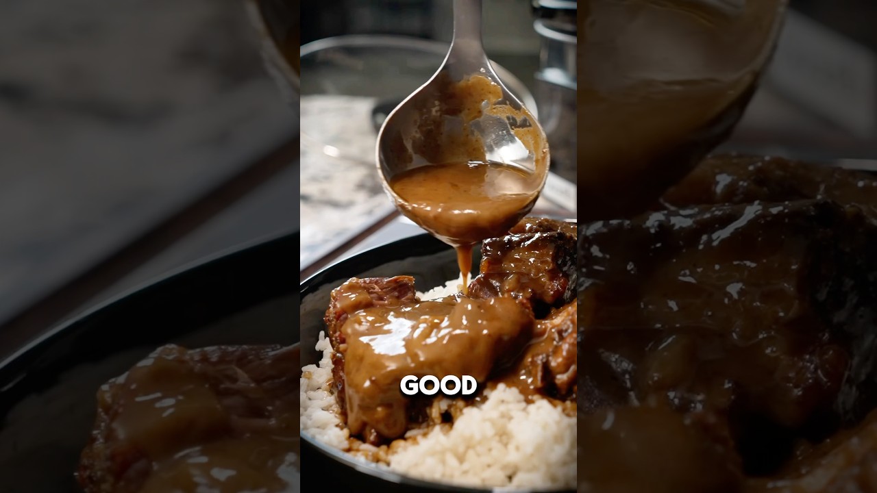 Melt-in-your-mouth Smothered Oxtails 🤤 