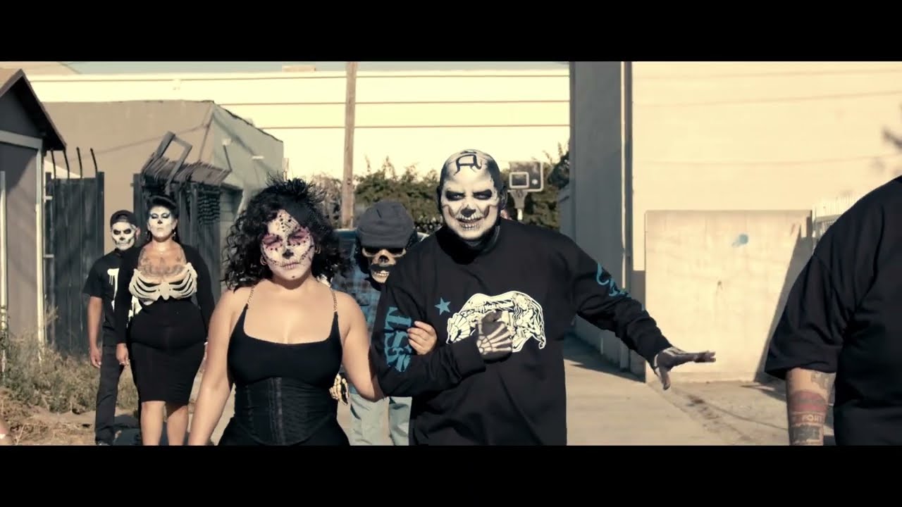 LA VIDA ES PERRA - DeCalifornia Ft. Jay R & Phalasee! (Video Oficial)