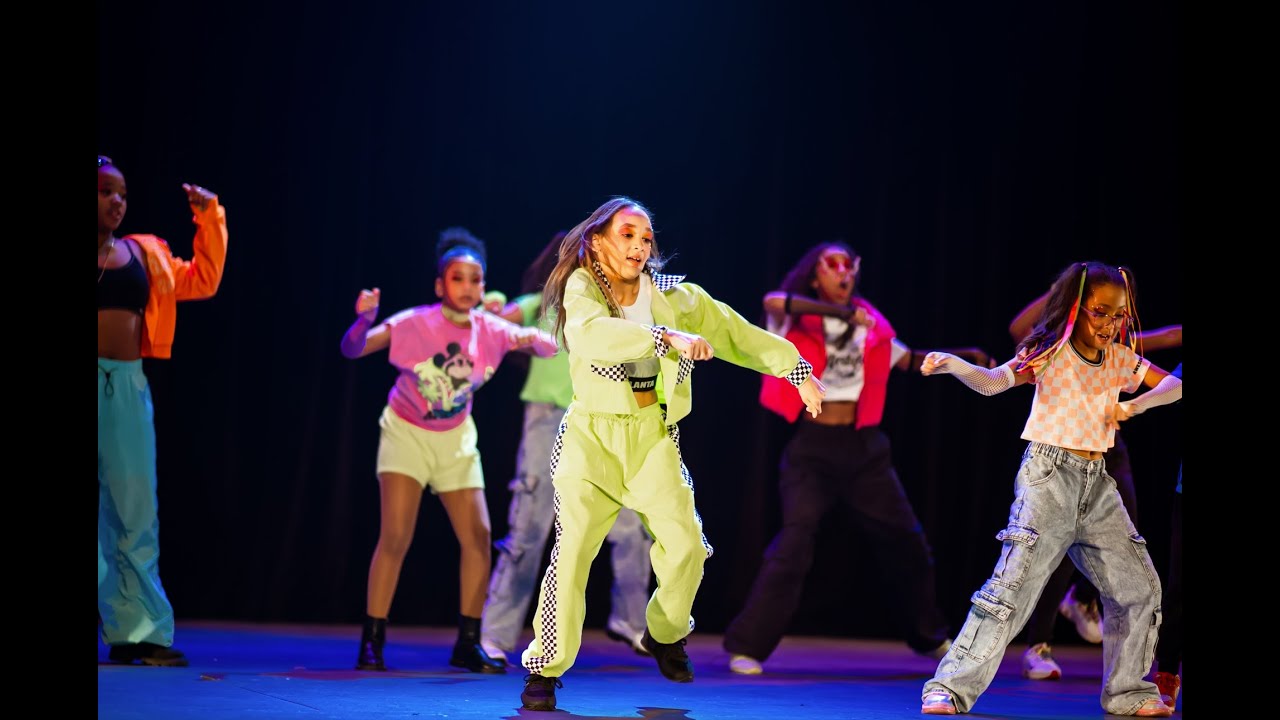 LEGO DANCE CREW  JUST DANCE 2.0 - SHOW DE NUCLEO EXTREMO CENTRO DE DANZA
