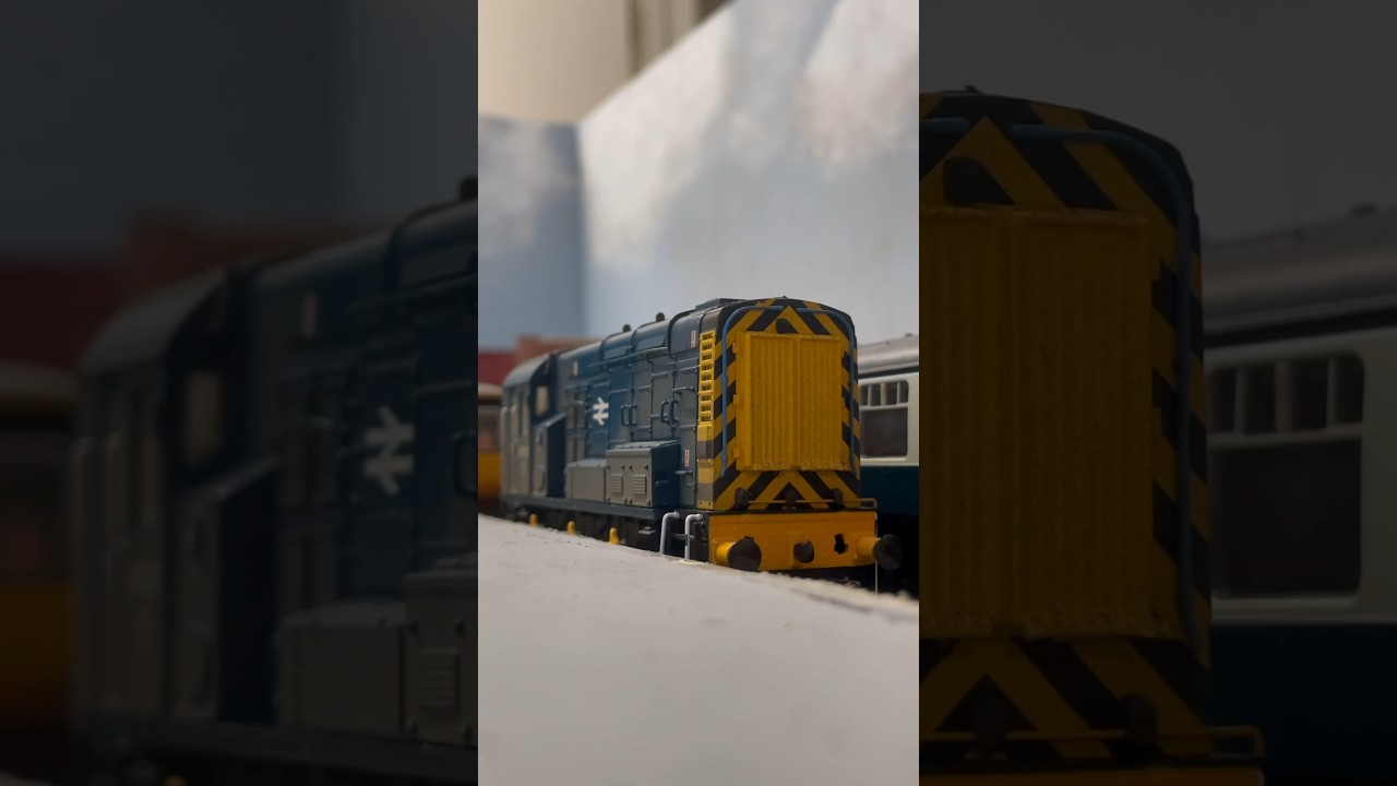 DCC Sound Bachmann Class 08 Leaves Station for Work 🚃