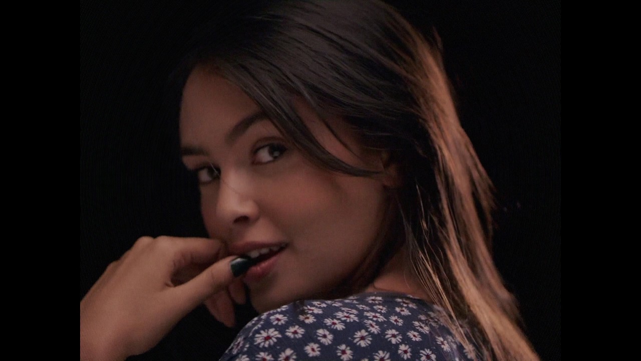 Avionica, Andrea Echeverri - Ojos de Miel (Video Oficial)