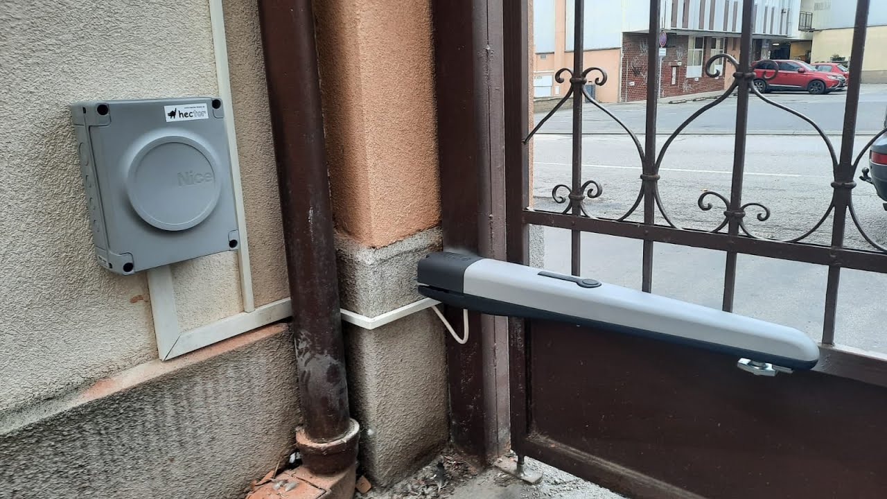 NICE TOONA 4005 - Automatizácia starej kovanej brány
