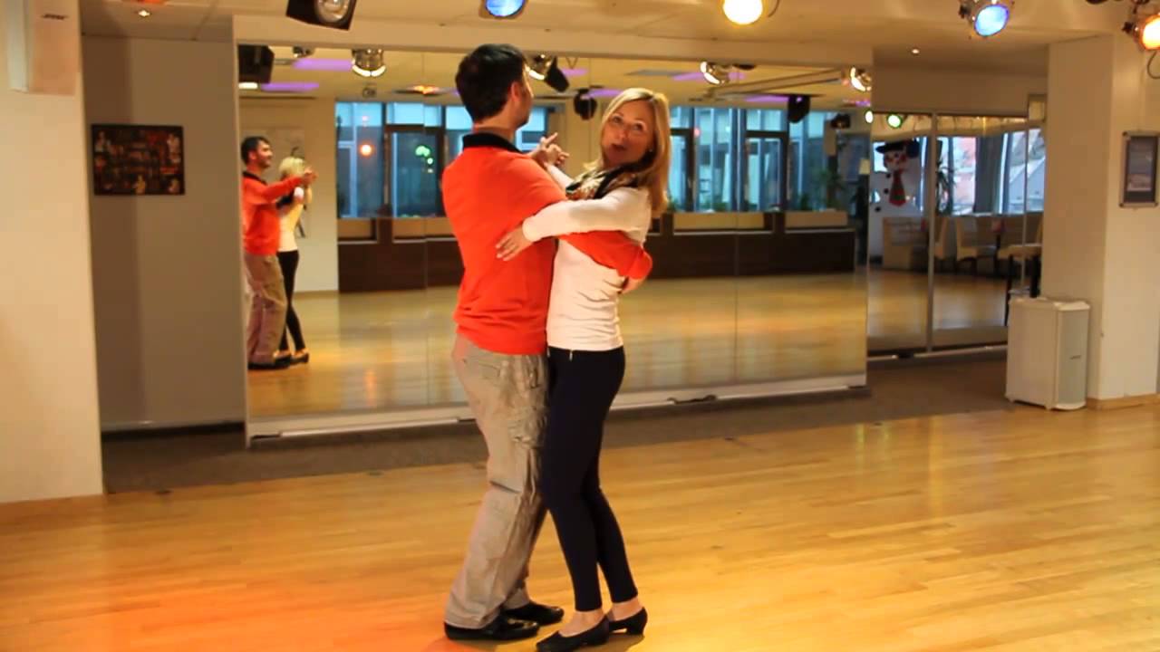 Tanzschritt des Monats -- Tango tanzen: Der Grundschritt
