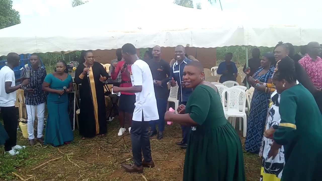 Ogweno Bildard-live #praise .