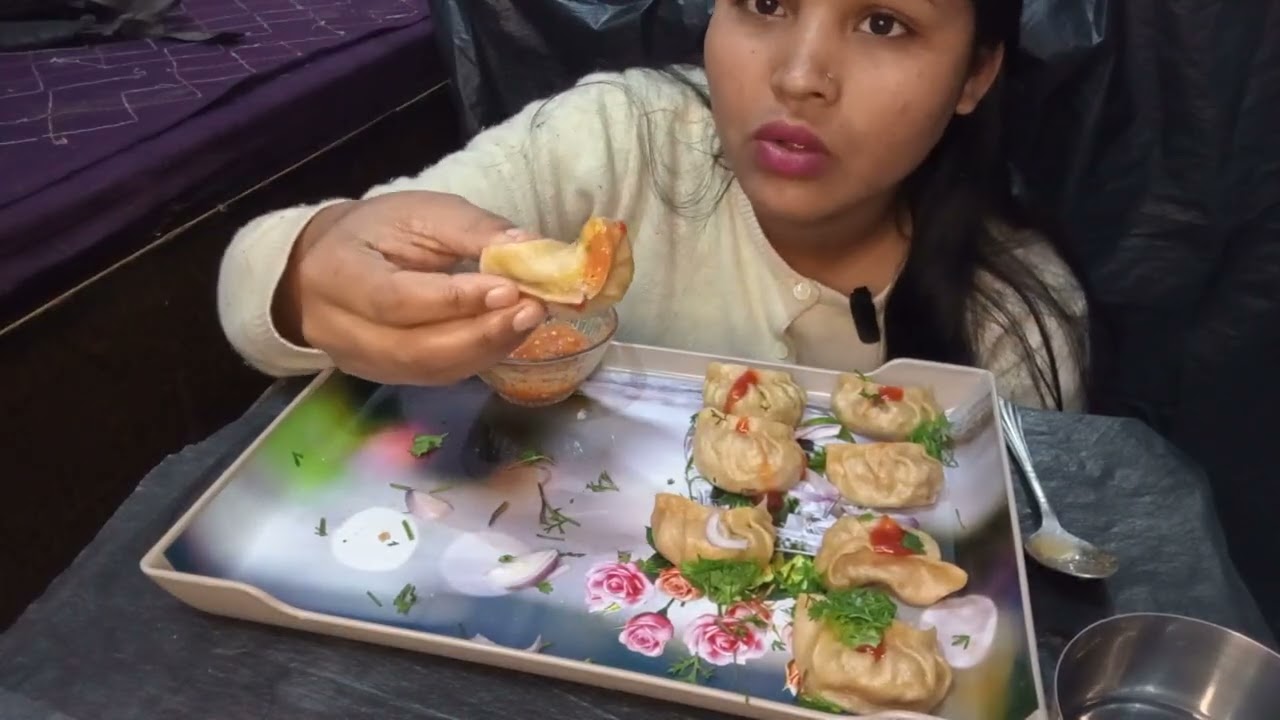 Momo and teekhi chatni rajkumari mukbang video