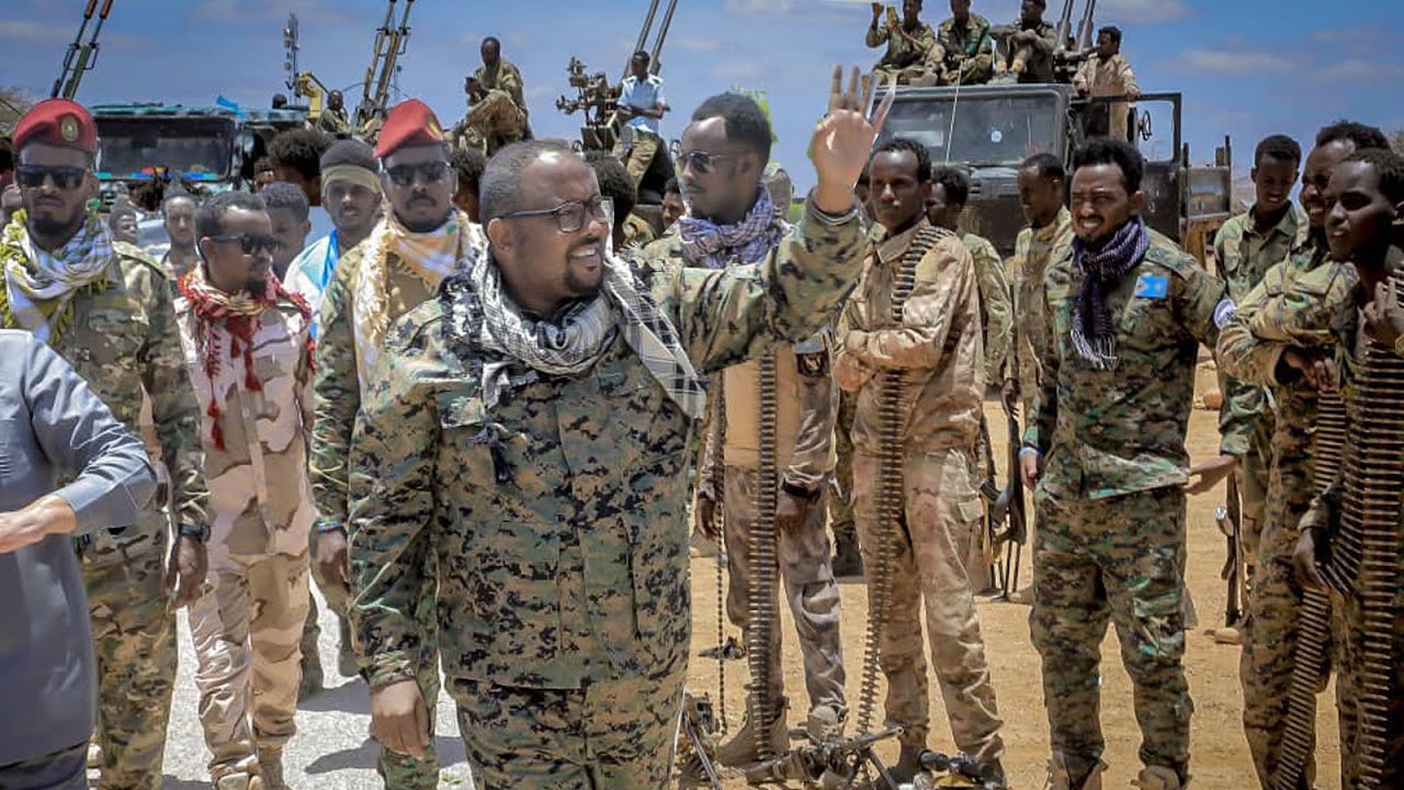 Madaxwaynaha SSC Khaatumo oo Booqday Ciidanka  Daraawiishta kana hadlay Arimo Xasaasi ah