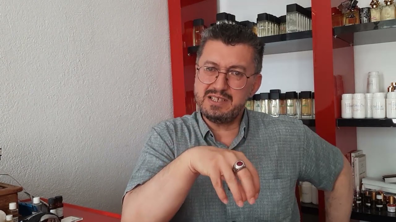 PARFÜMÜ BİR KERE SIKIP İÇİNE OKSİJEN GİRMESİNİ SAĞLAMAYA ÇALIŞAN SAFLARDAN MISINIZ?