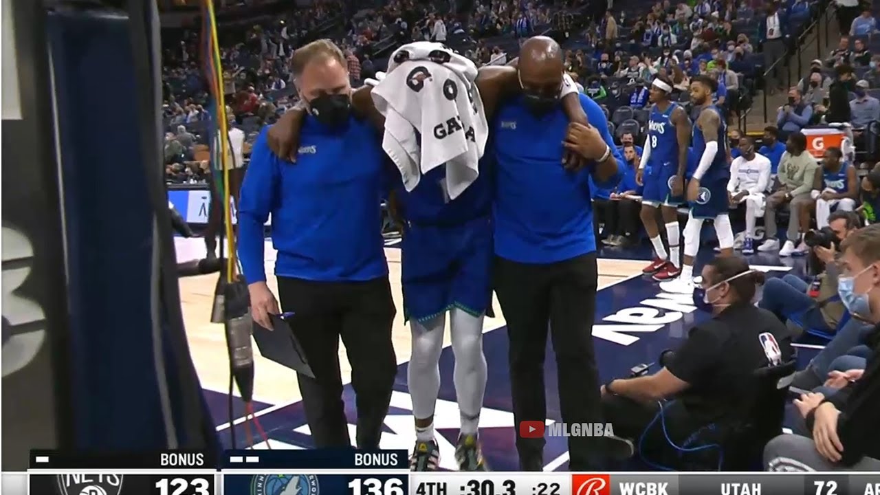 Anthony Edwards carried into the locker room with a serious leg injury