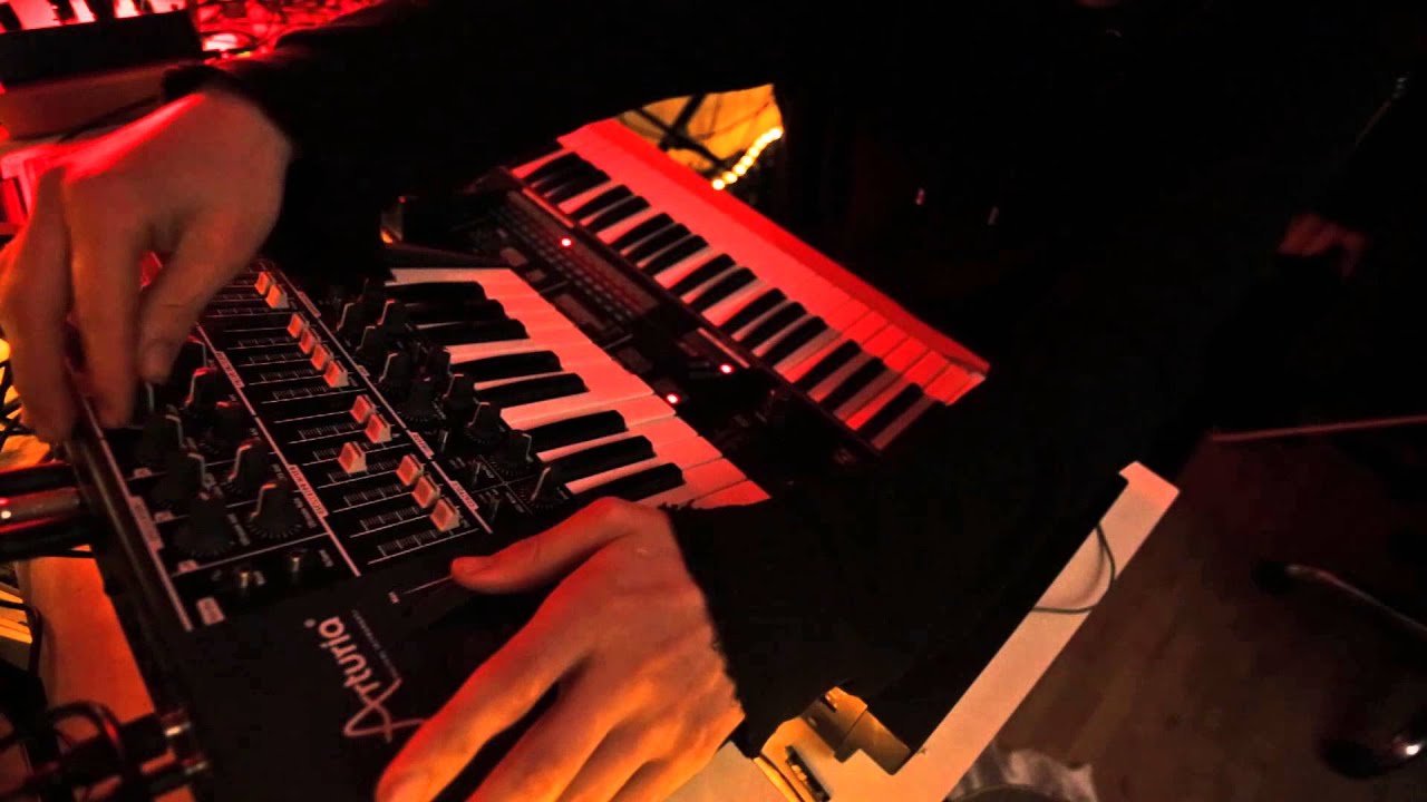 Arturia MINIBRUTE - flashback x4 tc LOOPING