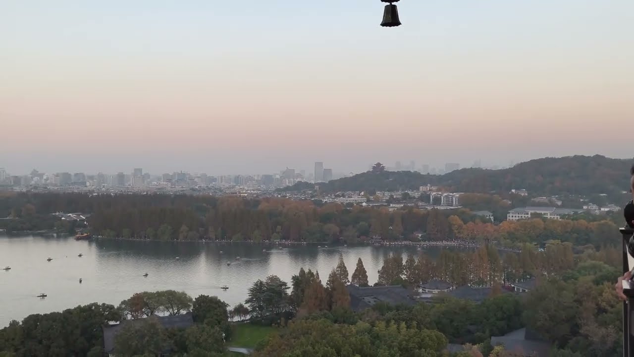 VID 20251129 165633 杭州西湖雷峰塔導覽