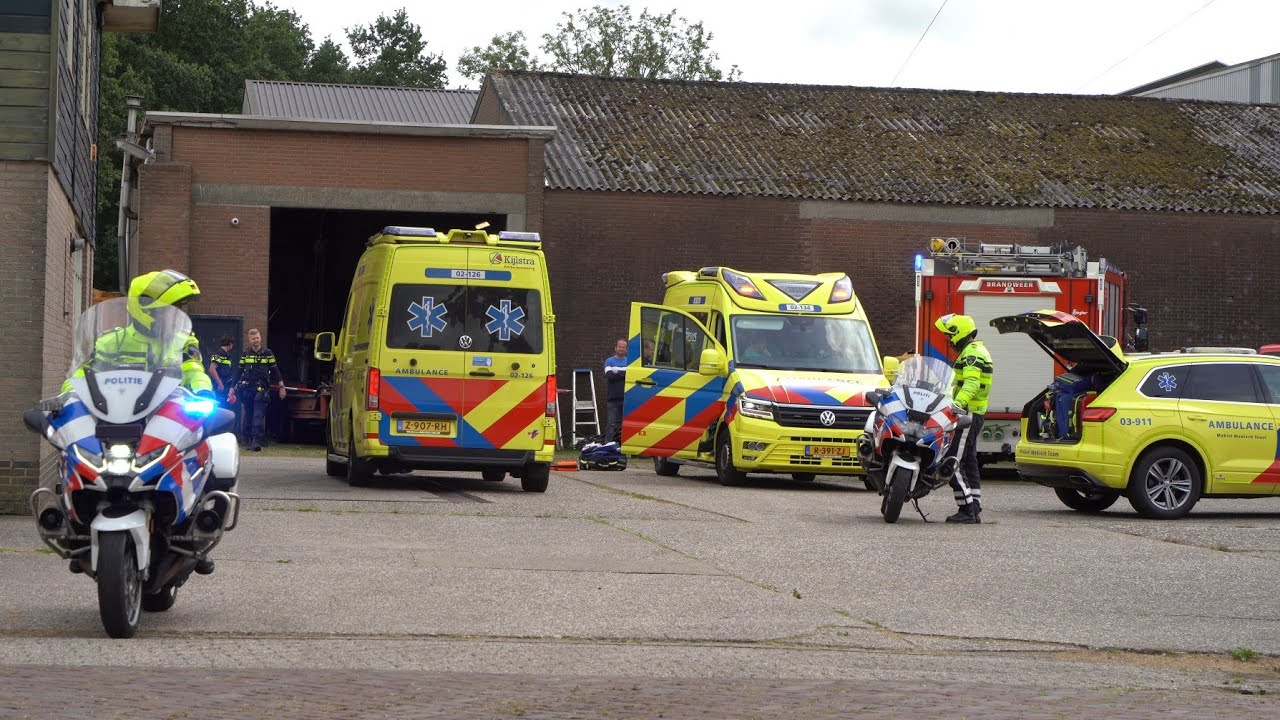 MMT inzet en spoedtransport na ernstig bedrijfsongeval in Oosterwolde 