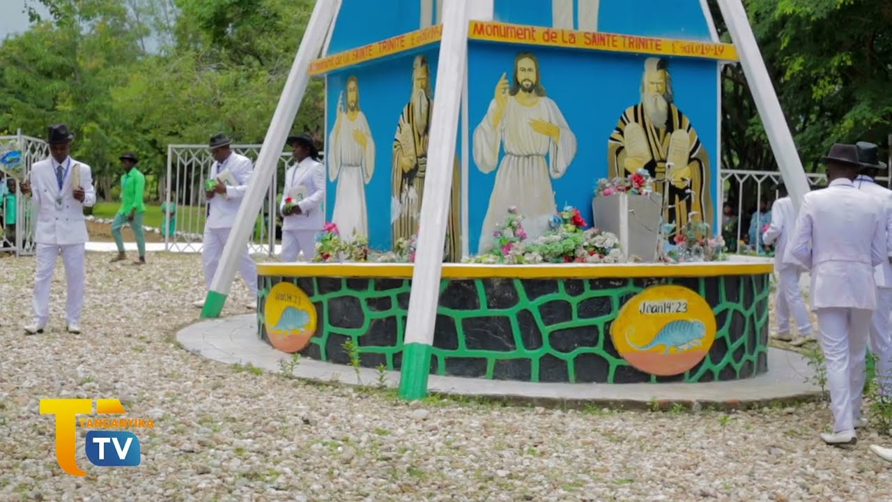 NAMNA IBADA YA SHEREHE ZA MNARA WA MALIKIA UBEMBE ZILIVO FANYIKA MAKAO MAKUU YA KANISA LA  MALIKIA 