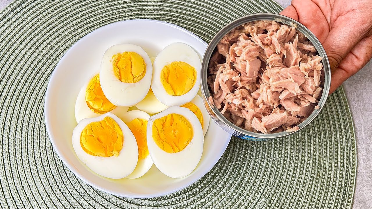 Самый вкусный летний салат, который готовится менее чем за 5 минут! Легко и быстро.