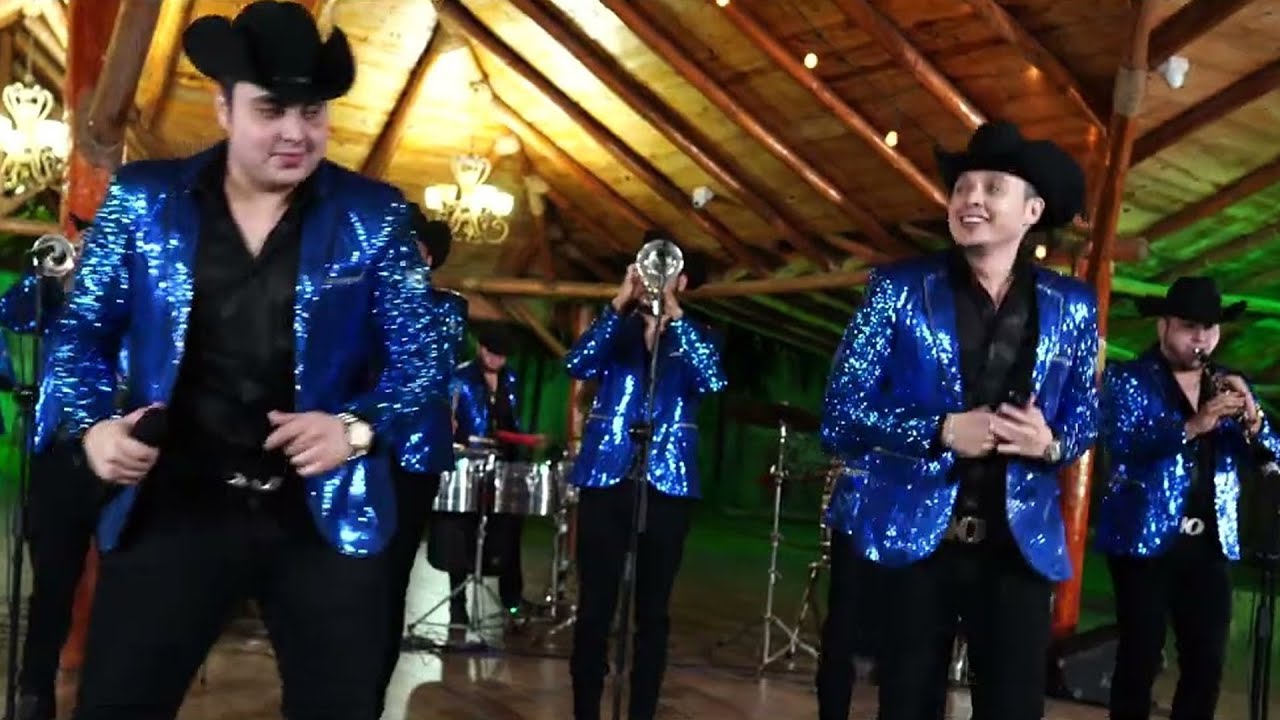 La D&eacute;cima Banda - Al Ritmo De La Banda [En Vivo]
