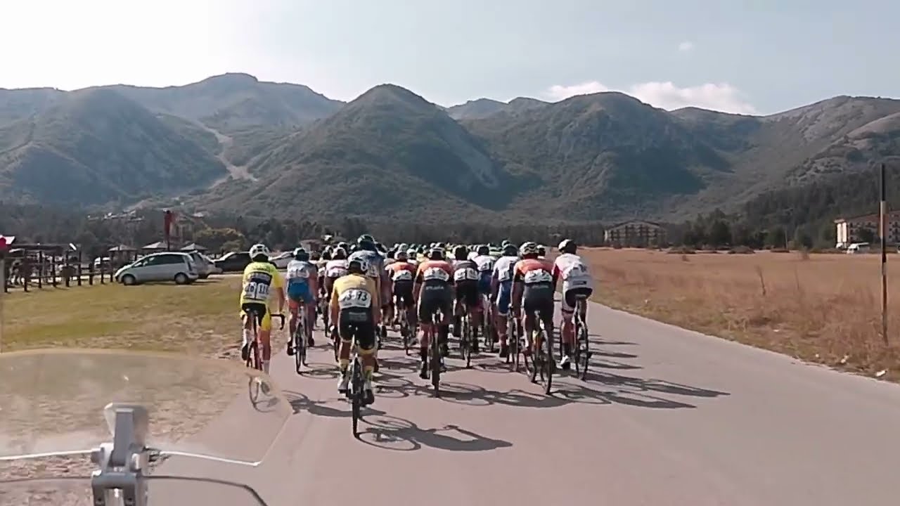 True stories Italy News: Giro Ovindoli 01OCT23 part 2: THE RACE with handycam