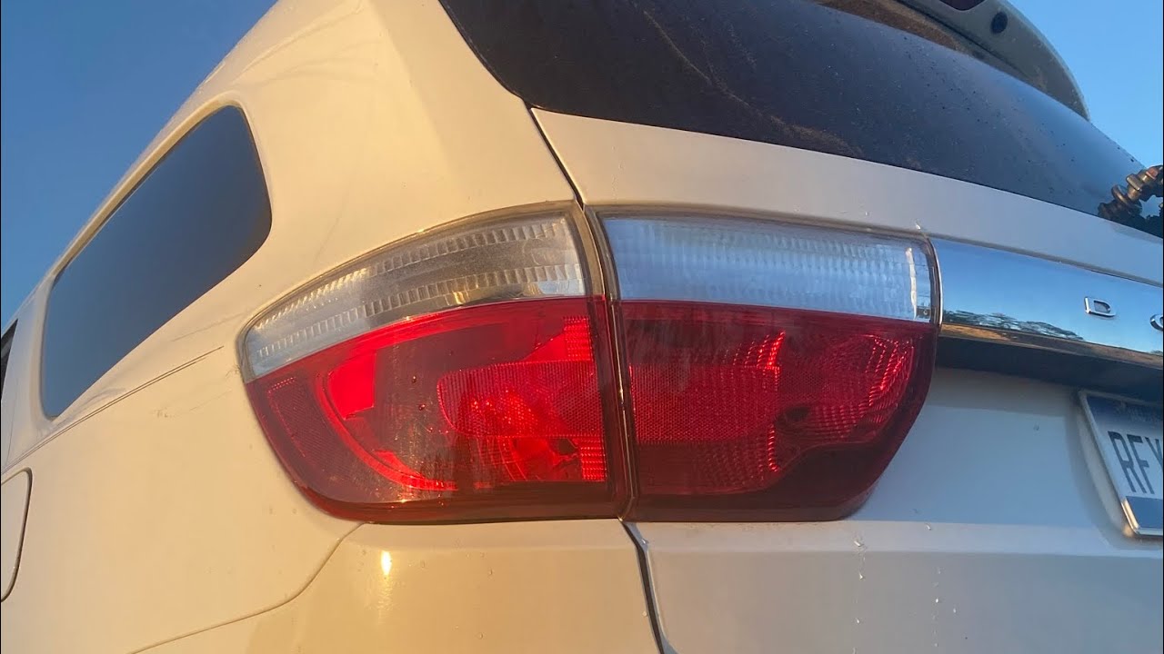 Замена лампочки указателя поворота Dodge Durango #dodge #mopar #hellcat #bulb #durango #turnsigna...