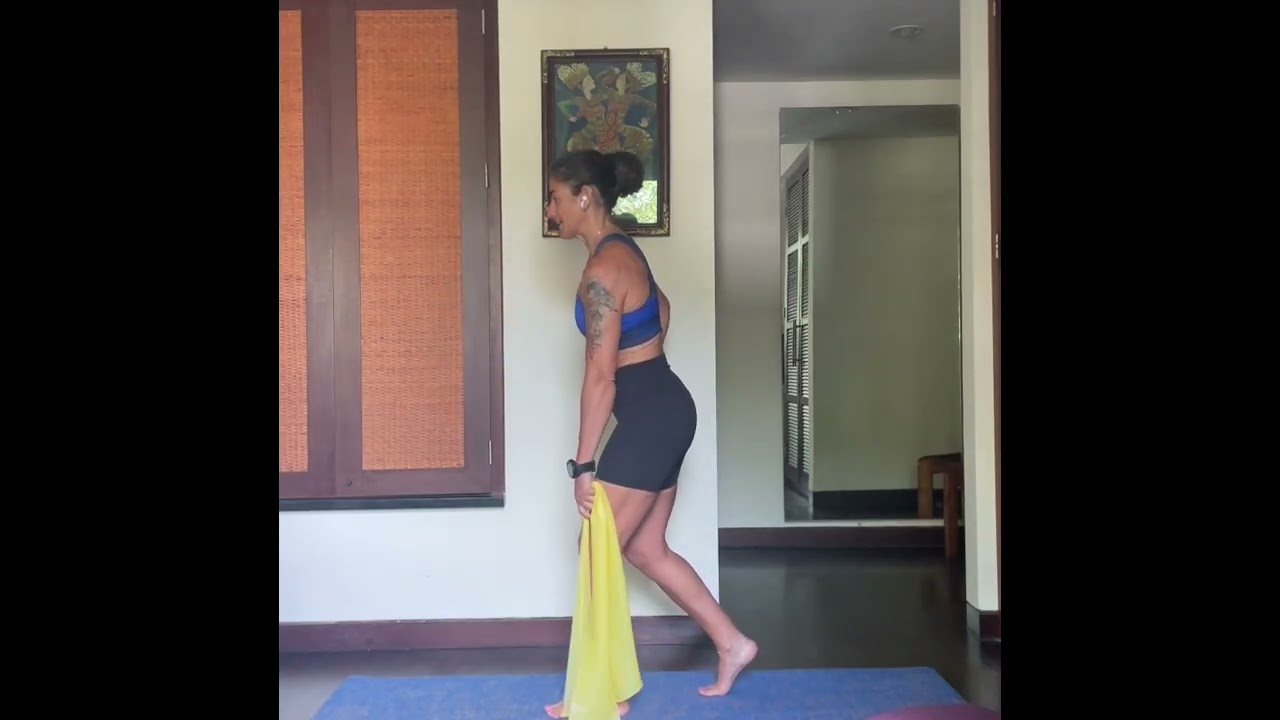 Theraband shoulder strengthening (English 🇬🇧)