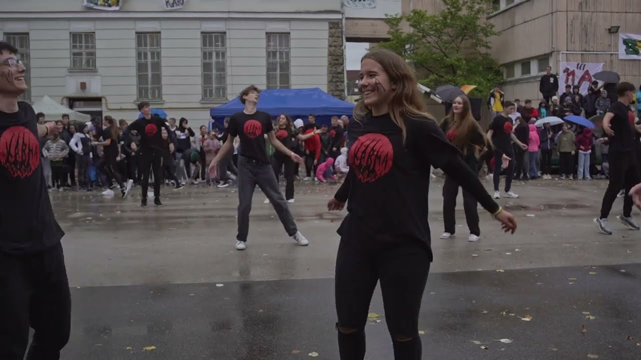 11.A KARMA - Kampánytánc