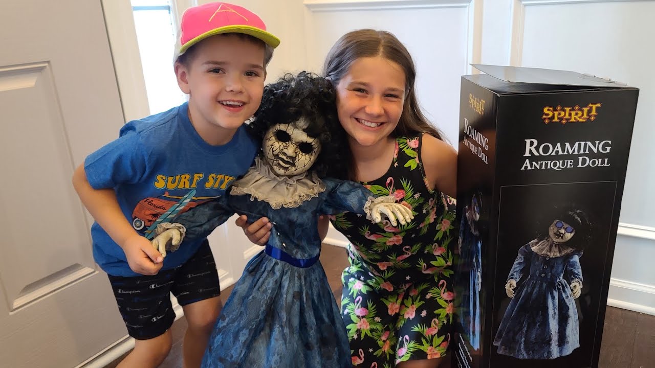 Unboxing New Spirit Halloween 2023 Animatronic-Roaming Antique Doll (4K)
