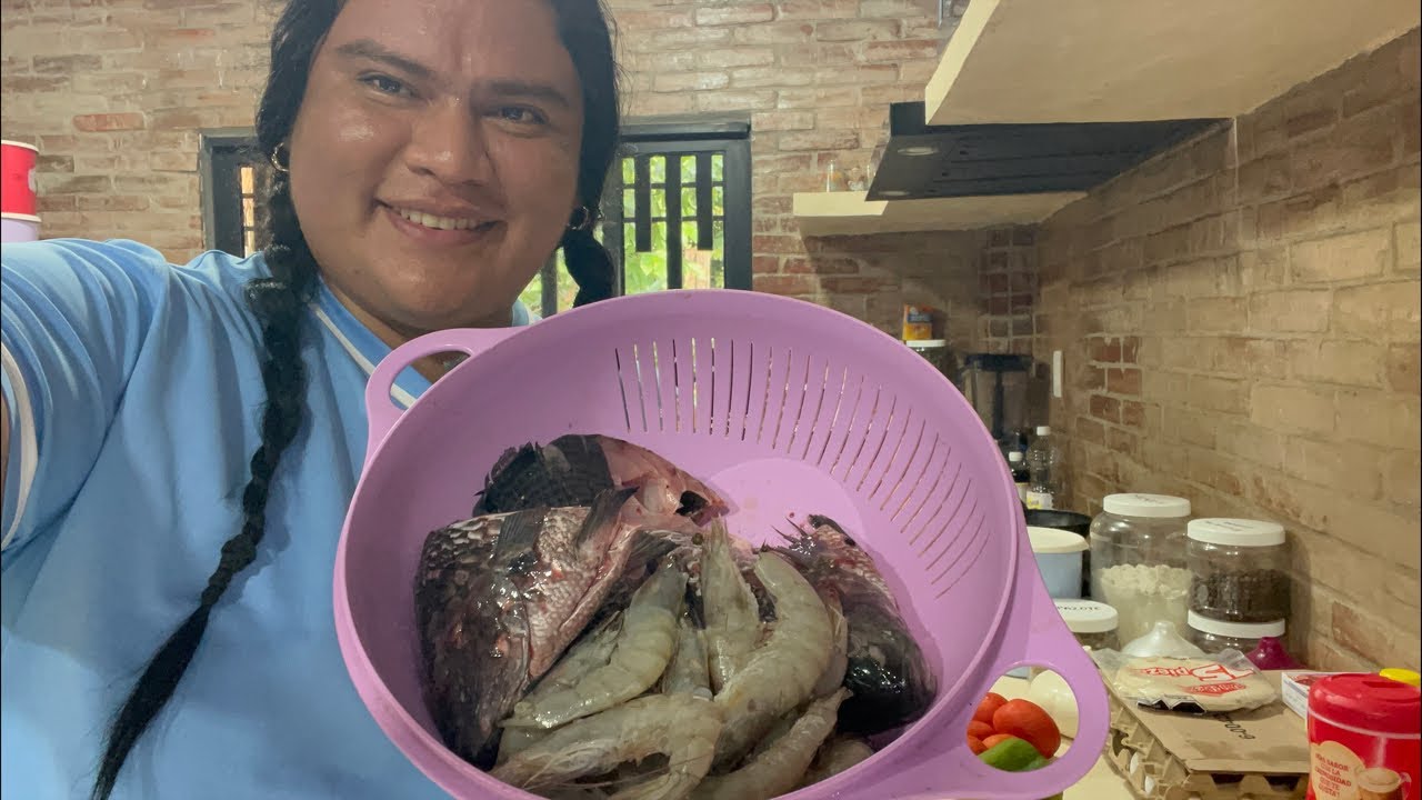Cocinando mojarras en caldo con arroz adentro en especito #Tabasco 🐟🌴💚
