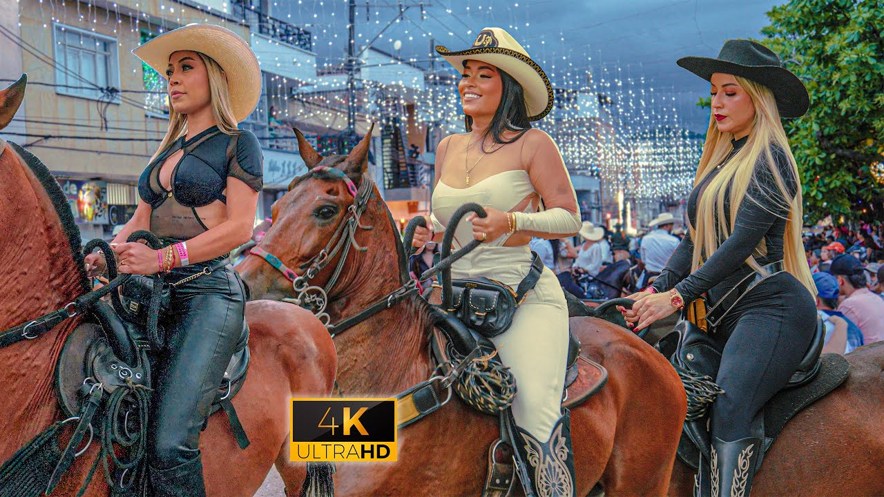 Increíble CABALGATA de Fin de Año en Caicedonia - Valle 🐴 COLOMBIA 2023