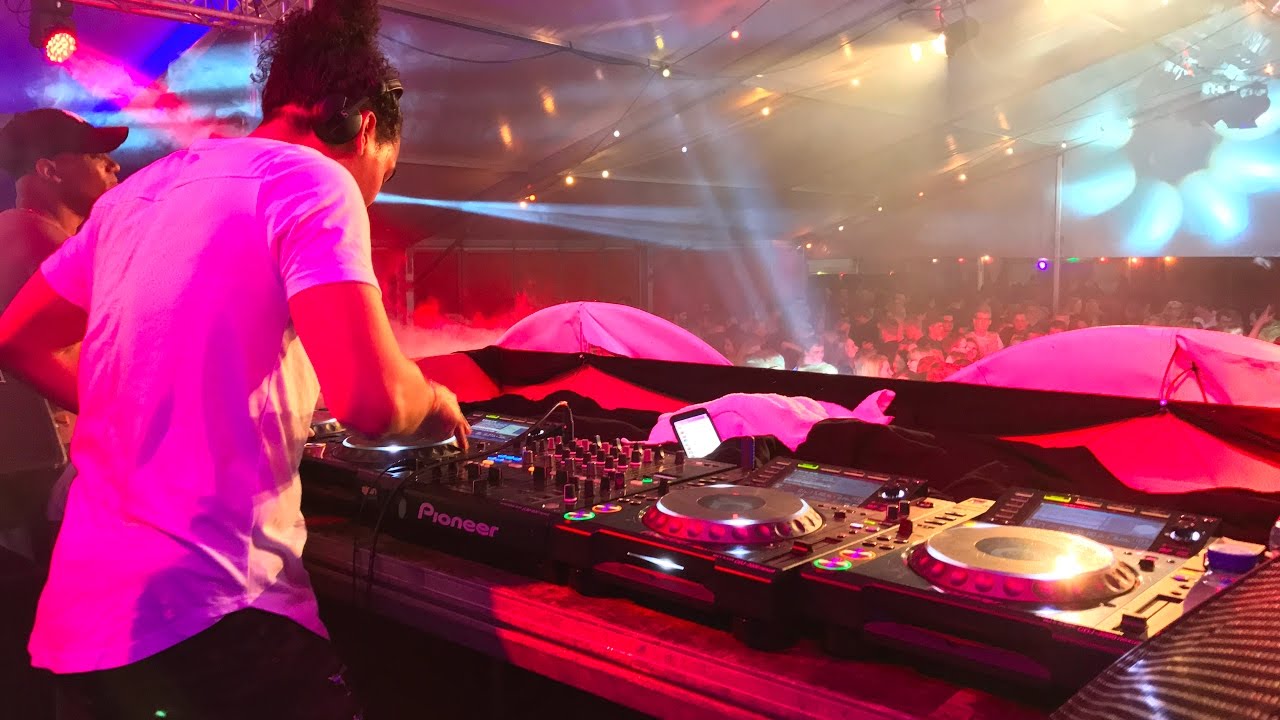 Freddy Moreira live op Sunsation 2017