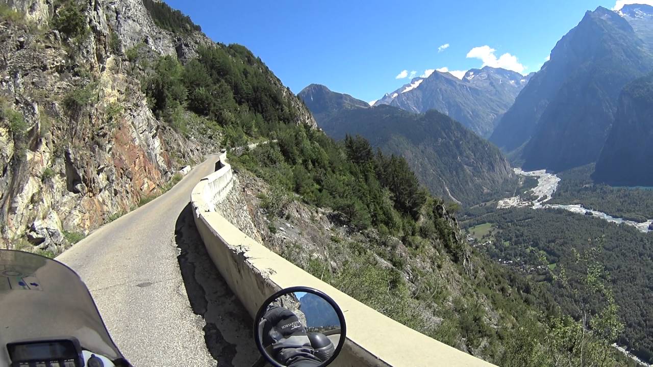 D211A road in south France