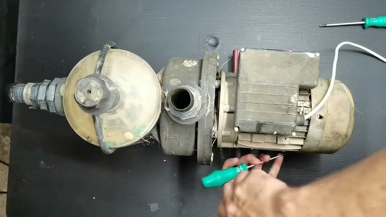 Только насос бассейна гудит (не работает)