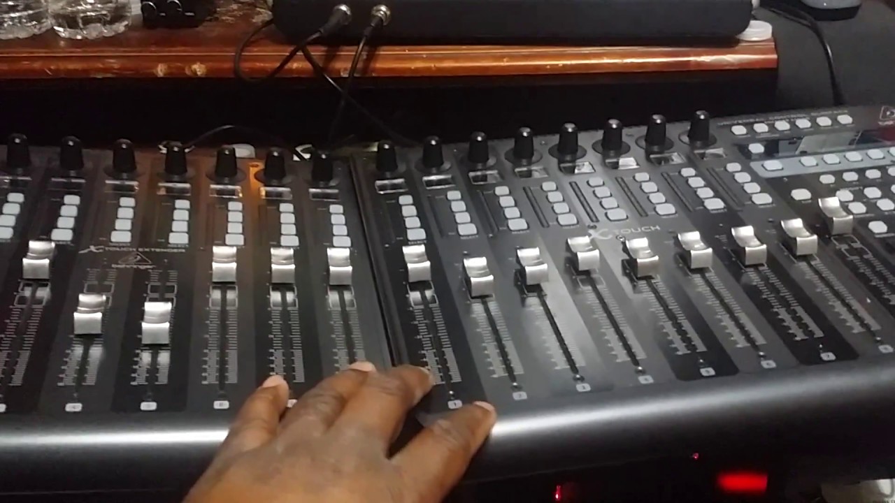 X-TOUCH/ X-TOUCH EXTENDER: How to put your X-Touch and your  X-Touch Extender together..
