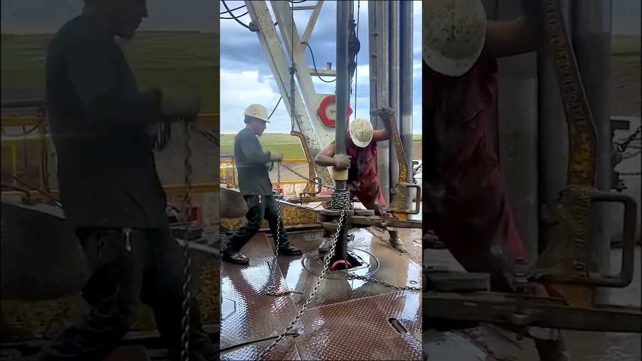 Floorman job Workover Rig #rig #floorman  #drilling #oil #tripping