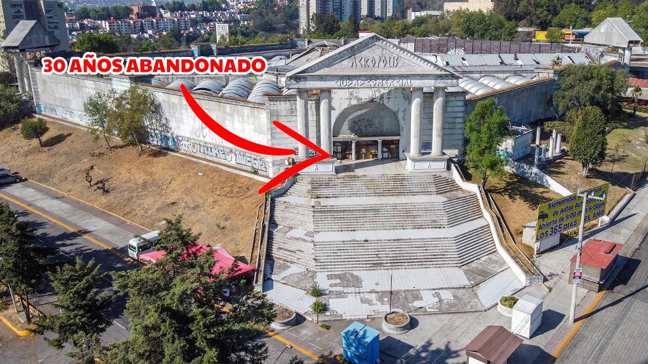 Explorando un Centro Comercial ABANDONADO!! 🏛️🦇👻  ACROPOLIS