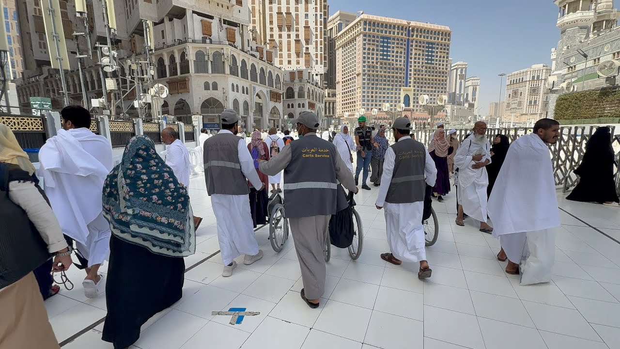 Morning time at the top of Makkah Masjid Ul Haram 😊☺️ 