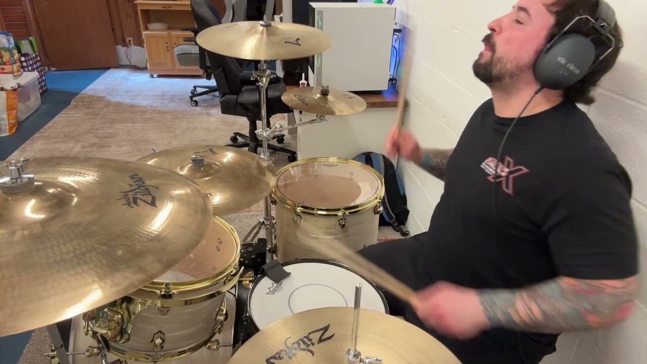 Papa roach / Between￼ Angels and Insects