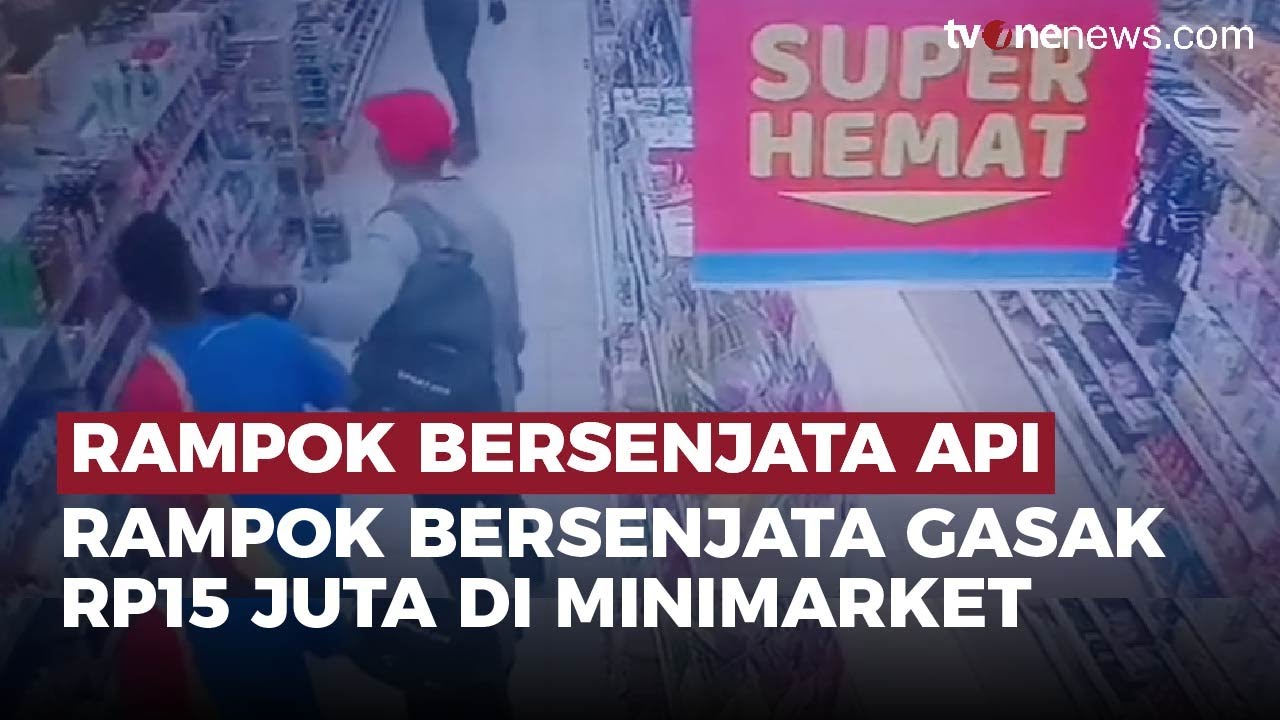 Terekam CCTV! Kawanan Bersenjata Rampok Indomaret, Gasak Rp15 Juta | OneNews Update