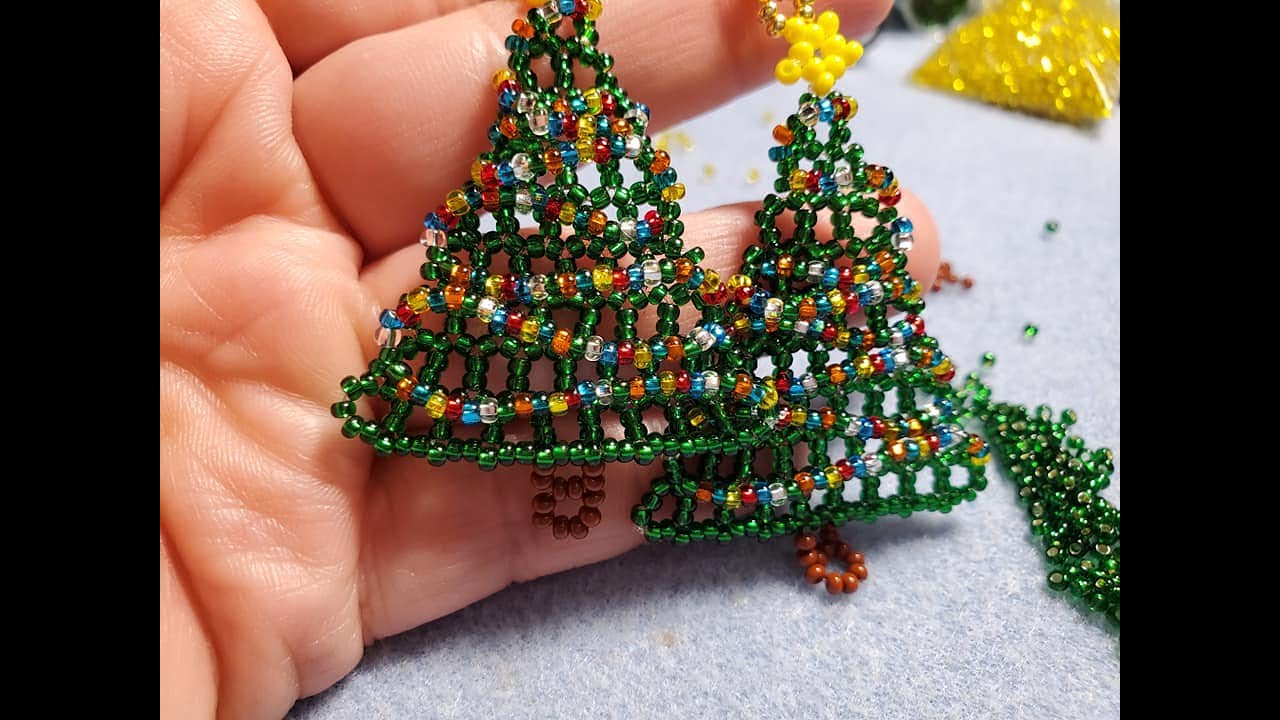 Aretes Pino de Navidad en chaquiras
