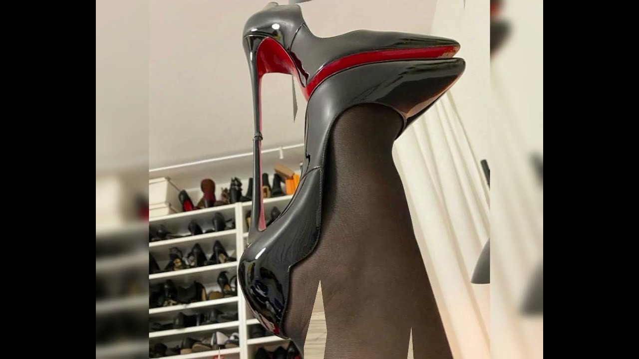 Splendida e sintetica 🆕 Collezione di tacchi alti vintage 👠 // Bellissime d&eacute;collet&eacute; con tacchi al...
