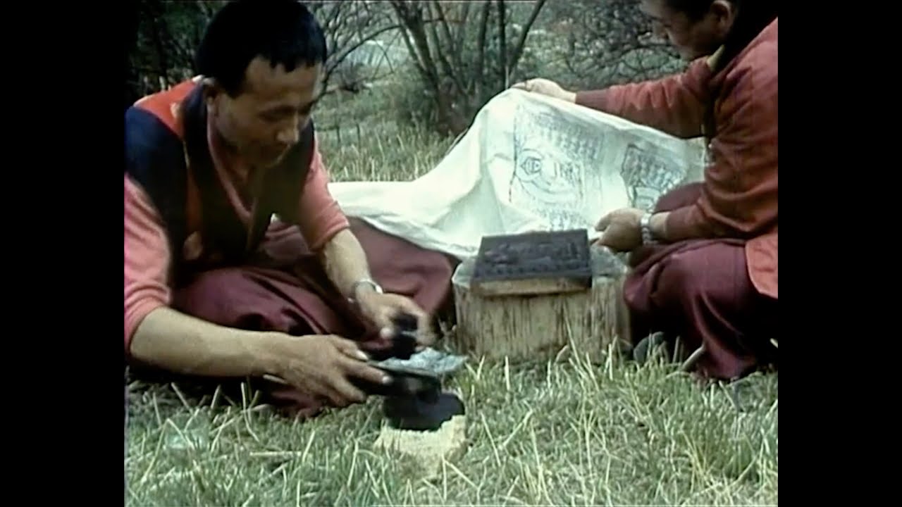 Art religieux du Bhoutan (Religious Arts of Bhutan) - Prayer Flag Printing