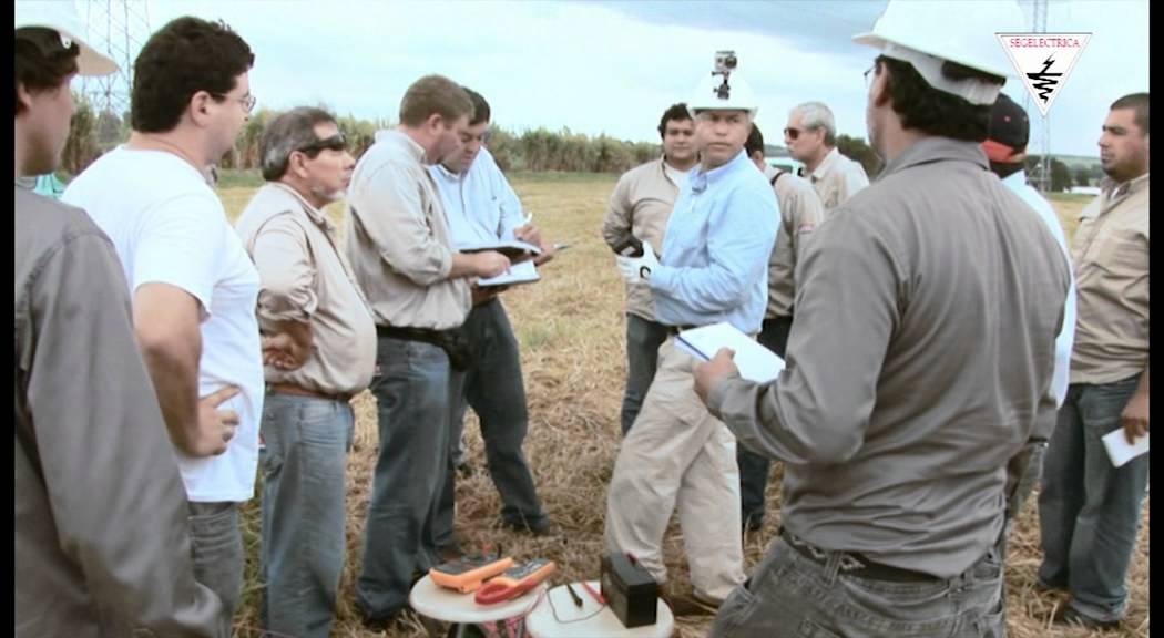 Medición de resistencia de puesta a tierra en torre de transmisión