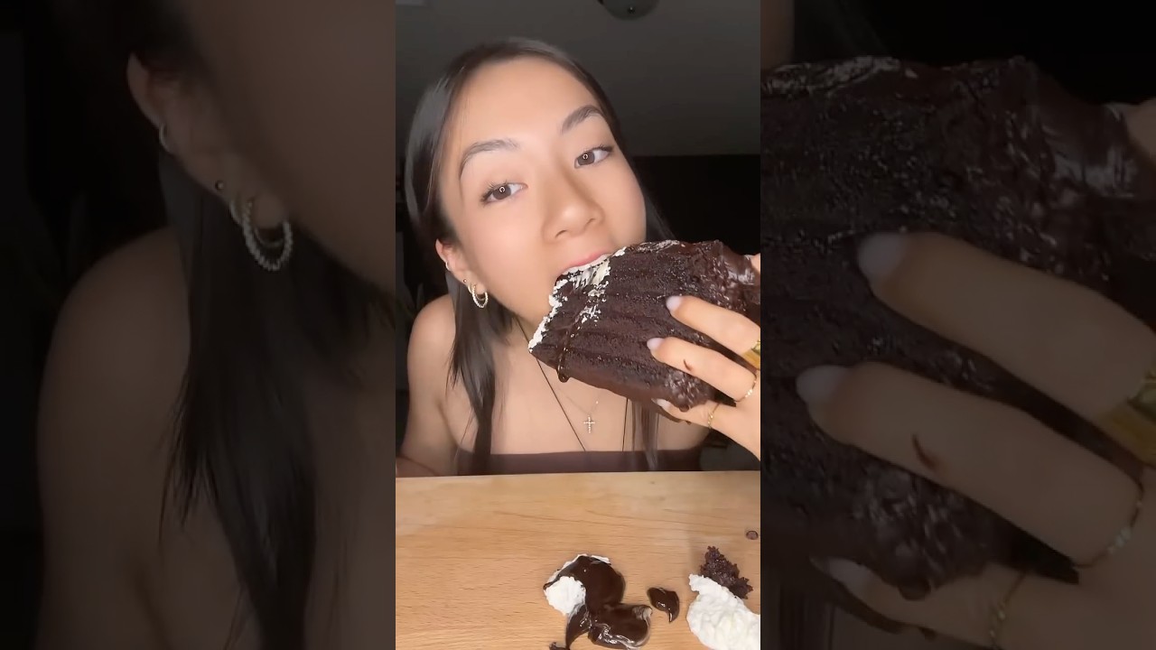 #eating #mukbang #chocolate #cake #chocolatecake #viral #cheesecakefactory #foodie #eatingshow