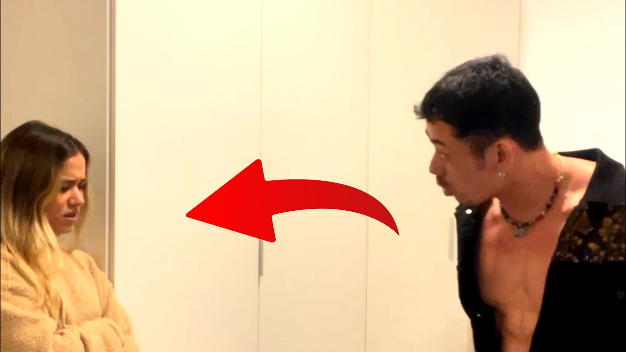 AMOR, EU VOU SÓ JOGAR BOLA…