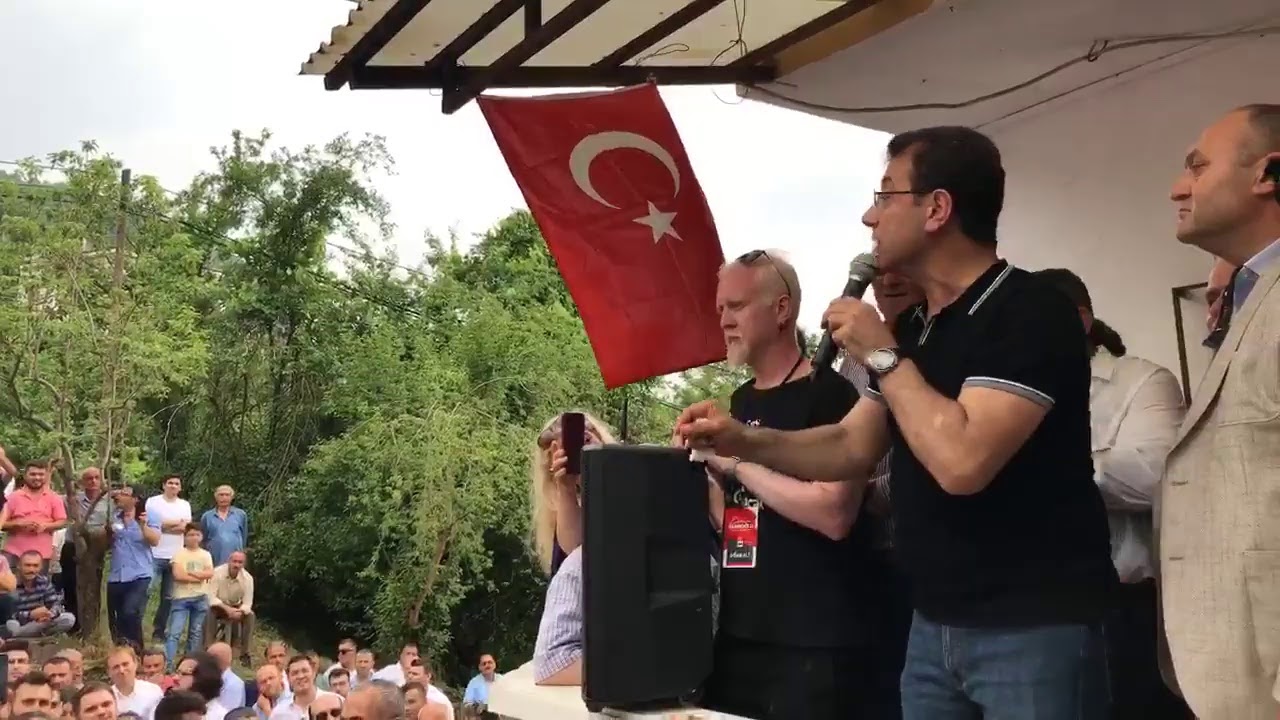 Trabzon’da doğduğum evdeyim.