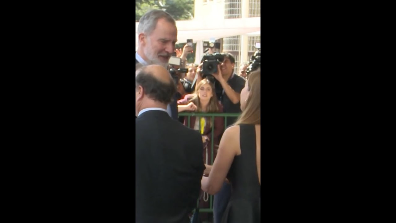 Senadora Carvajal le pidi&oacute; una selfie al Rey Felipe VI en la alfombra roja