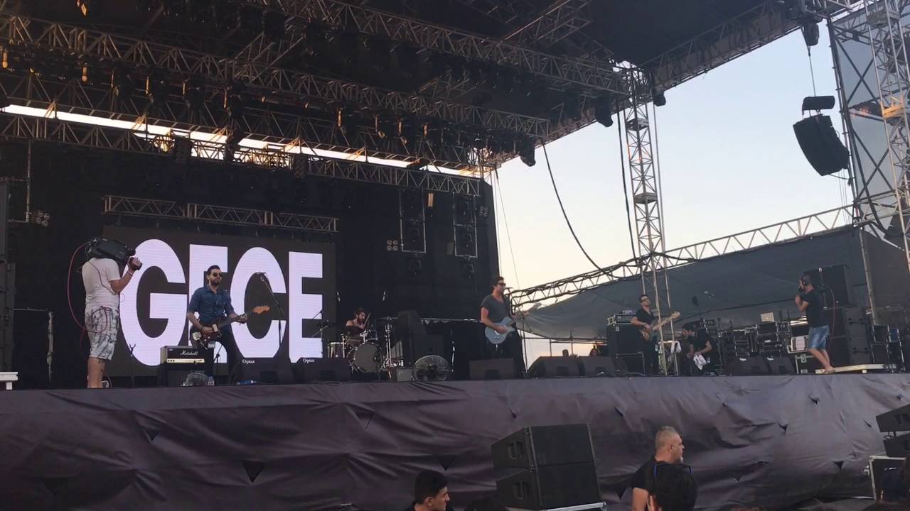 Gece-Gönder Gelsin(Zeytinli Rock Fest 2016)