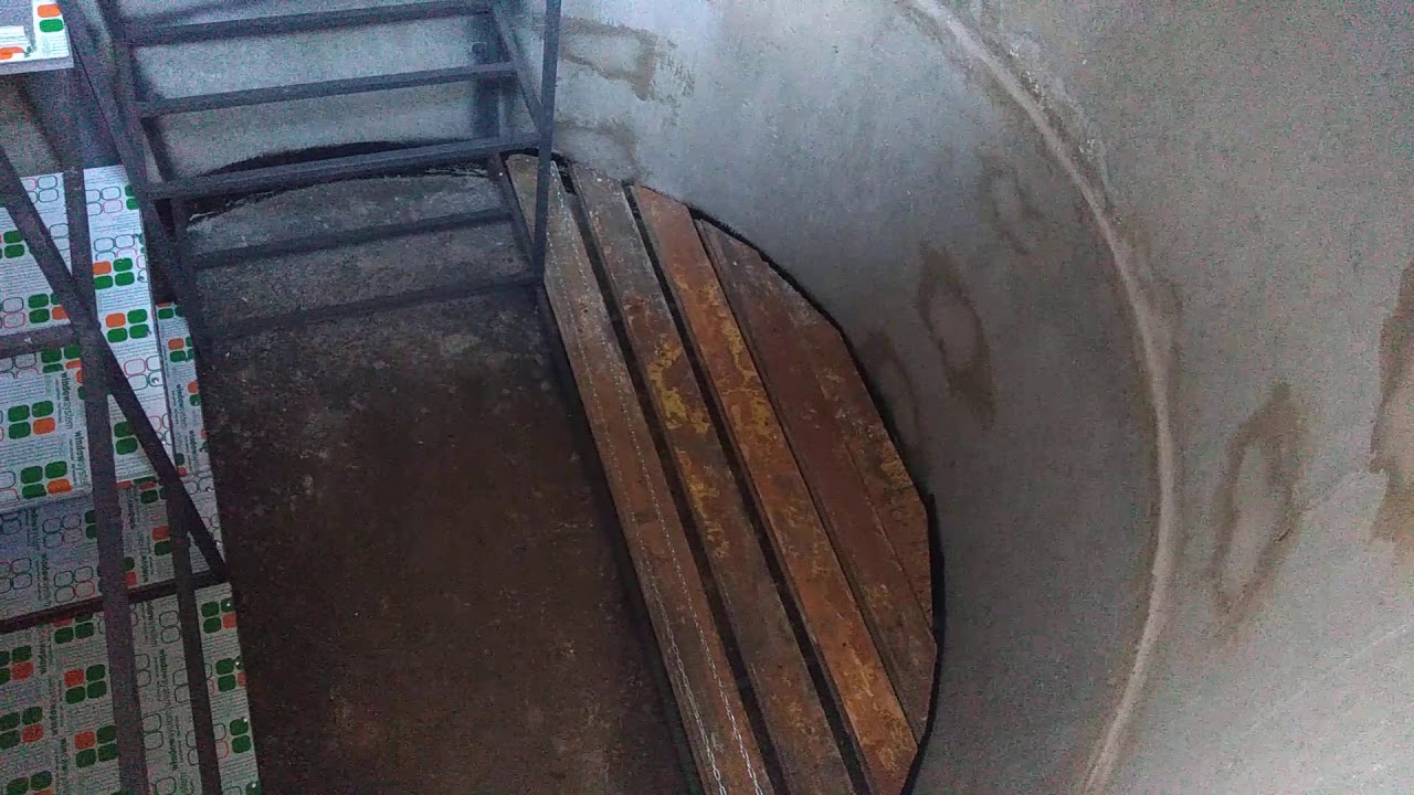 Погреб из бетонных колец.