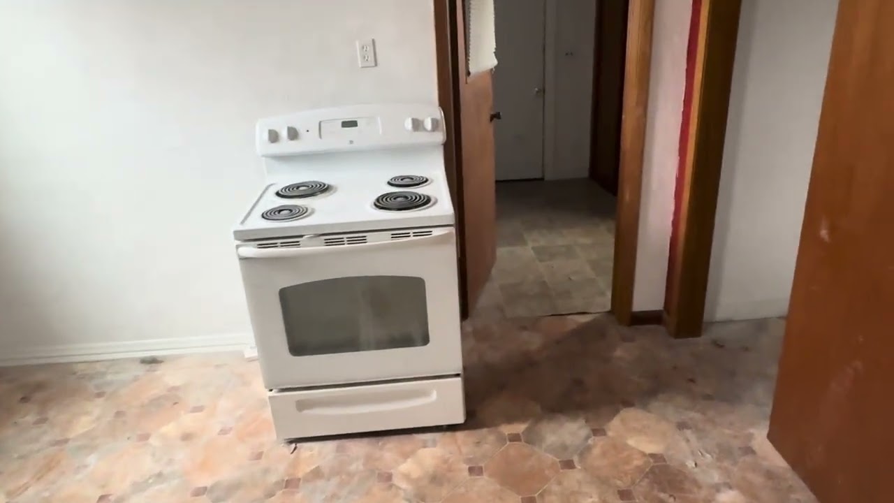 211 2nd St Murray Iowa